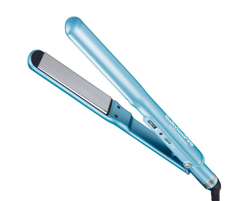 PLANCHA BABYLISSPRO NANO TITANIUM ERGONÓMICA 1¼" PUNTA REDONDA (BNT9558TSR – EDICIÓN ANÁLOGA)